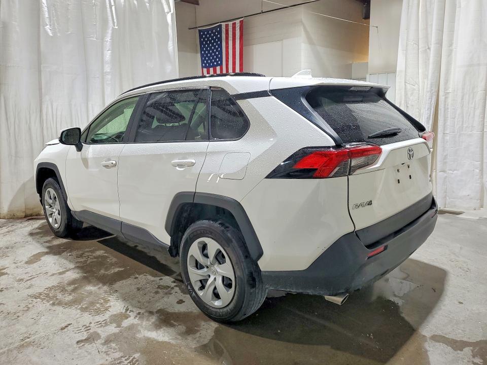2019 TOYOTA RAV4 LE — Фото 2 из 13