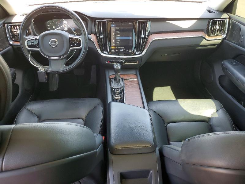 2019 VOLVO S60 T5 MOMENTUM — Фото 8 из 13