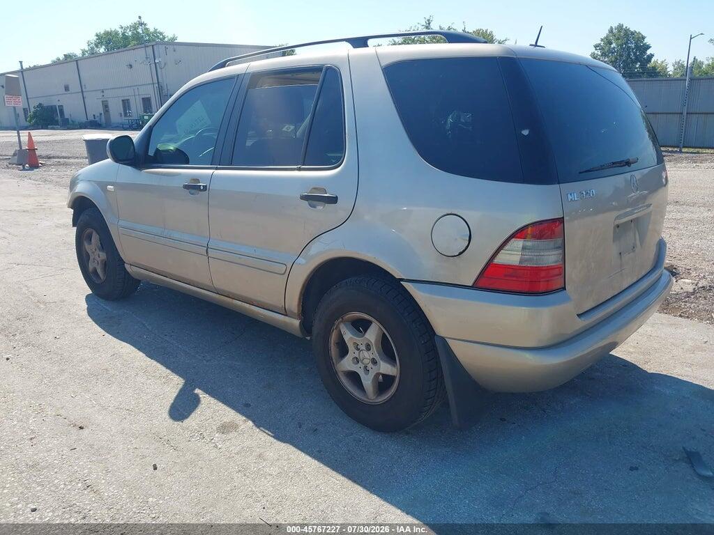 4JGAB54EX1A234168 2001 MERCEDES-BENZ ML 320 photo no. 3