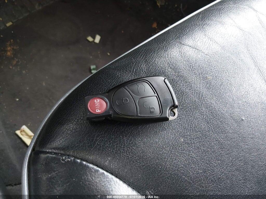 WDBJF65J61B252508 2001 MERCEDES-BENZ E 320 photo no. 11