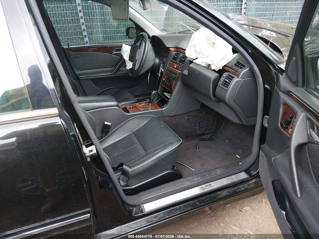 WDBJF65J61B252508 2001 MERCEDES-BENZ E 320 photo no. 5