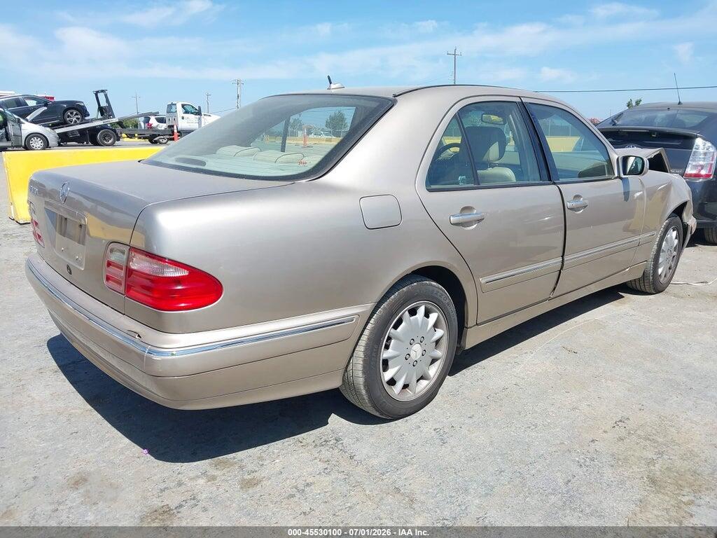 WDBJF65J61B327546 2001 MERCEDES-BENZ E 320 photo no. 4