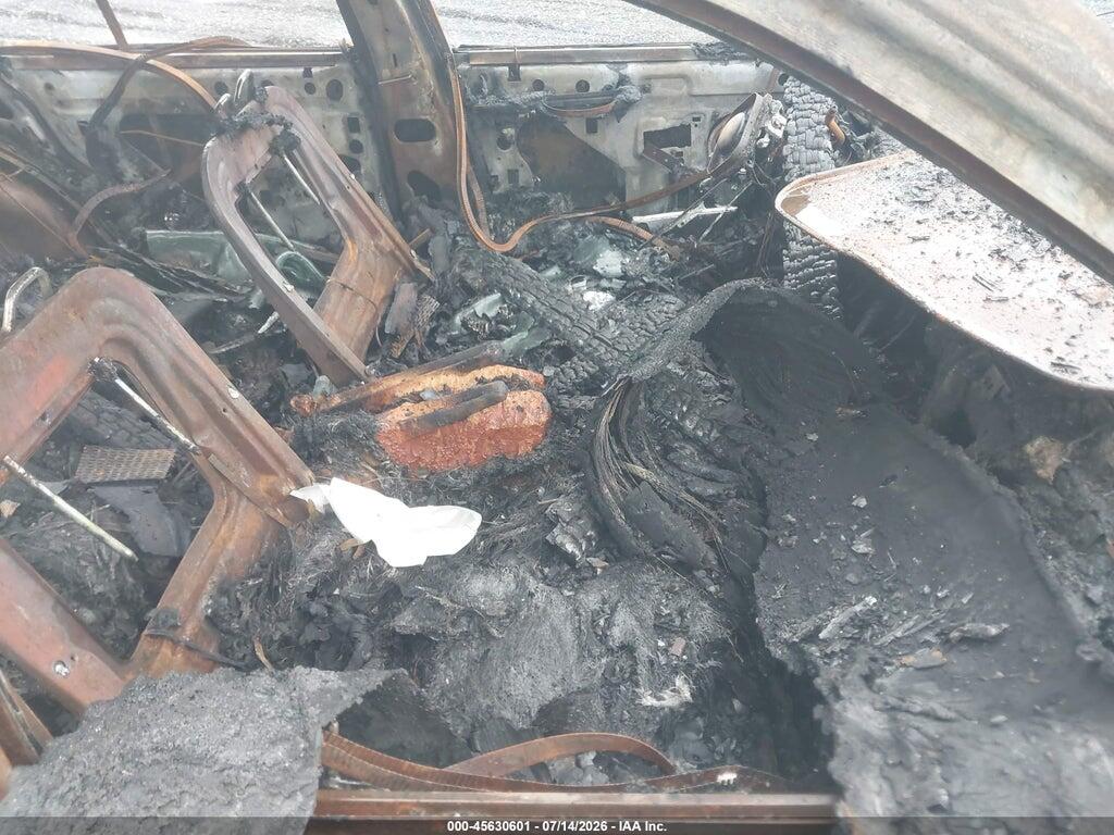 2MEFM75W91X686397 2001 MERCURY GRAND MARQUIS photo no. 5