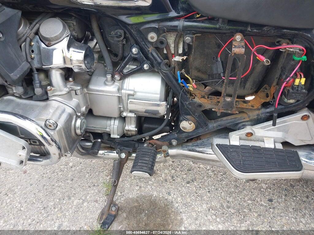 1HFSC1418GA201213 1986 HONDA GL1200 photo no. 9