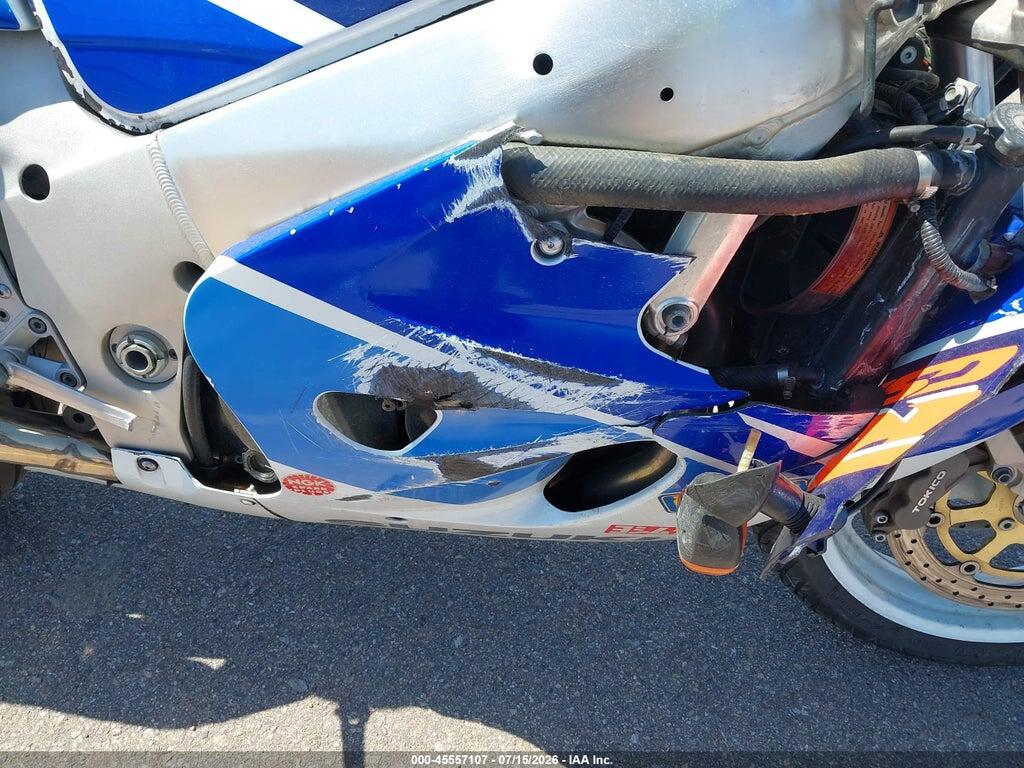 JS1GR7DA7V2100991 1997 SUZUKI GSX-R750 photo no. 8
