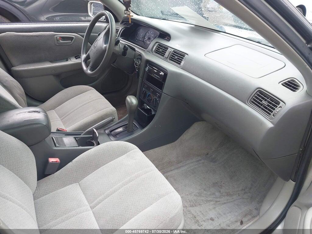JT2BG22K210556870 2001 TOYOTA CAMRY photo no. 5