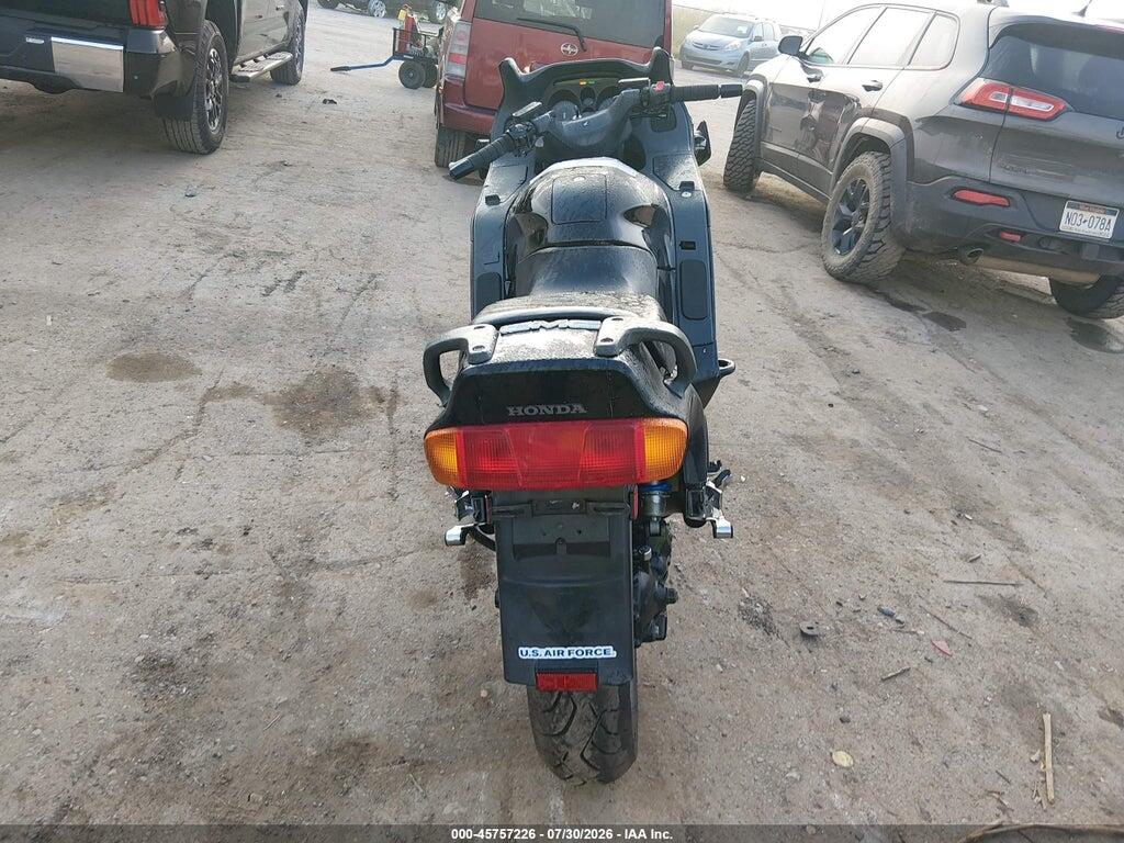 JH2SC2607MM100573 1991 HONDA ST1100 photo no. 6