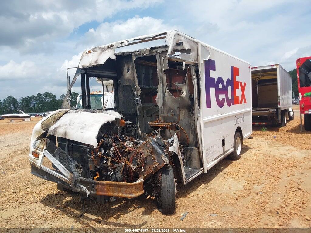 4UZA4FF47TC781586 1996 FREIGHTLINER CHASSIS photo no. 2
