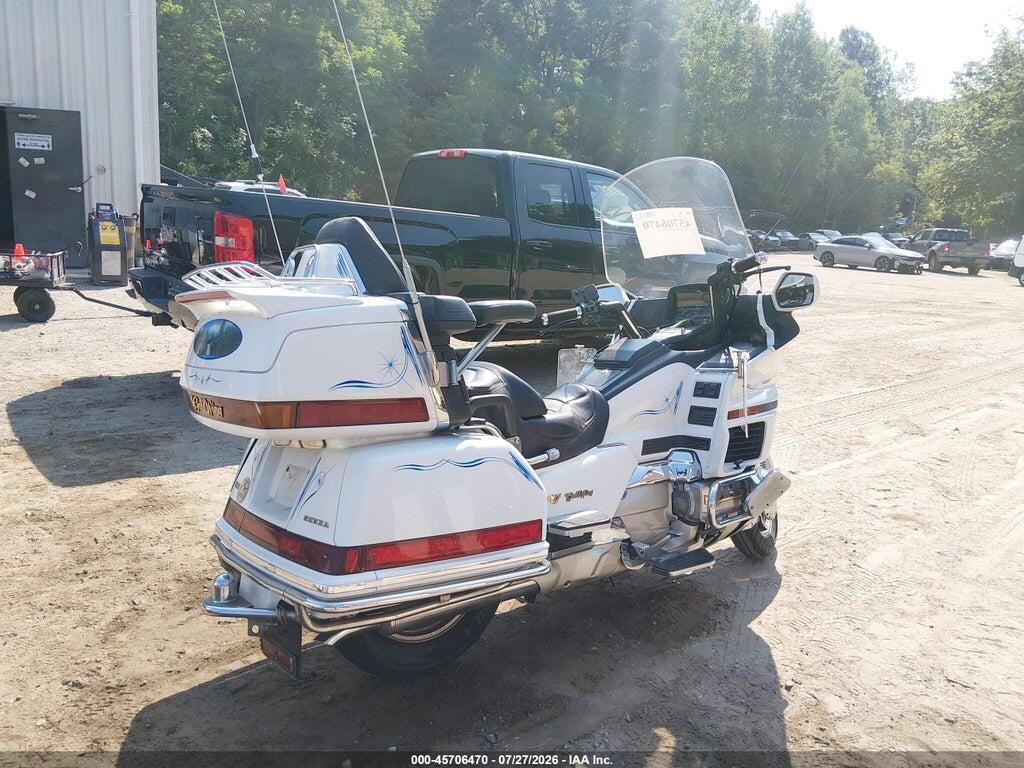 1HFSC2233TA804414 1996 HONDA GL1500 photo no. 4