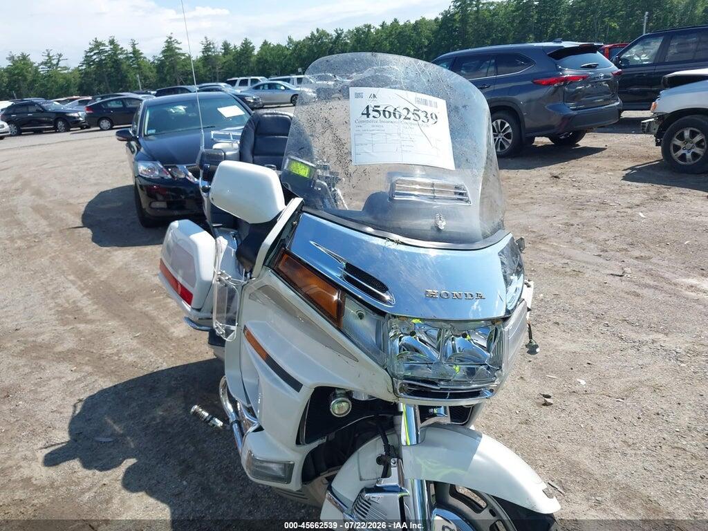 1HFSC223XTA803244 1996 HONDA GL1500 photo no. 1