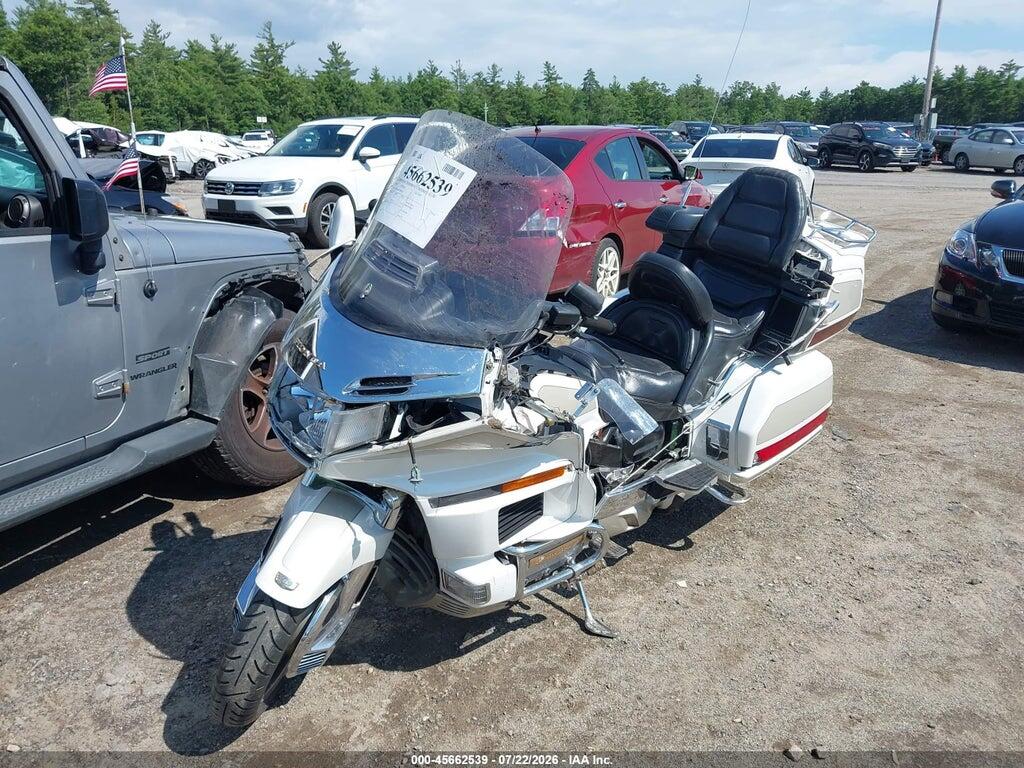1HFSC223XTA803244 1996 HONDA GL1500 photo no. 2