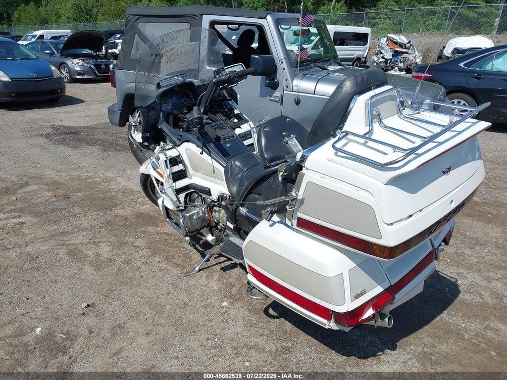 1HFSC223XTA803244 1996 HONDA GL1500 photo no. 3
