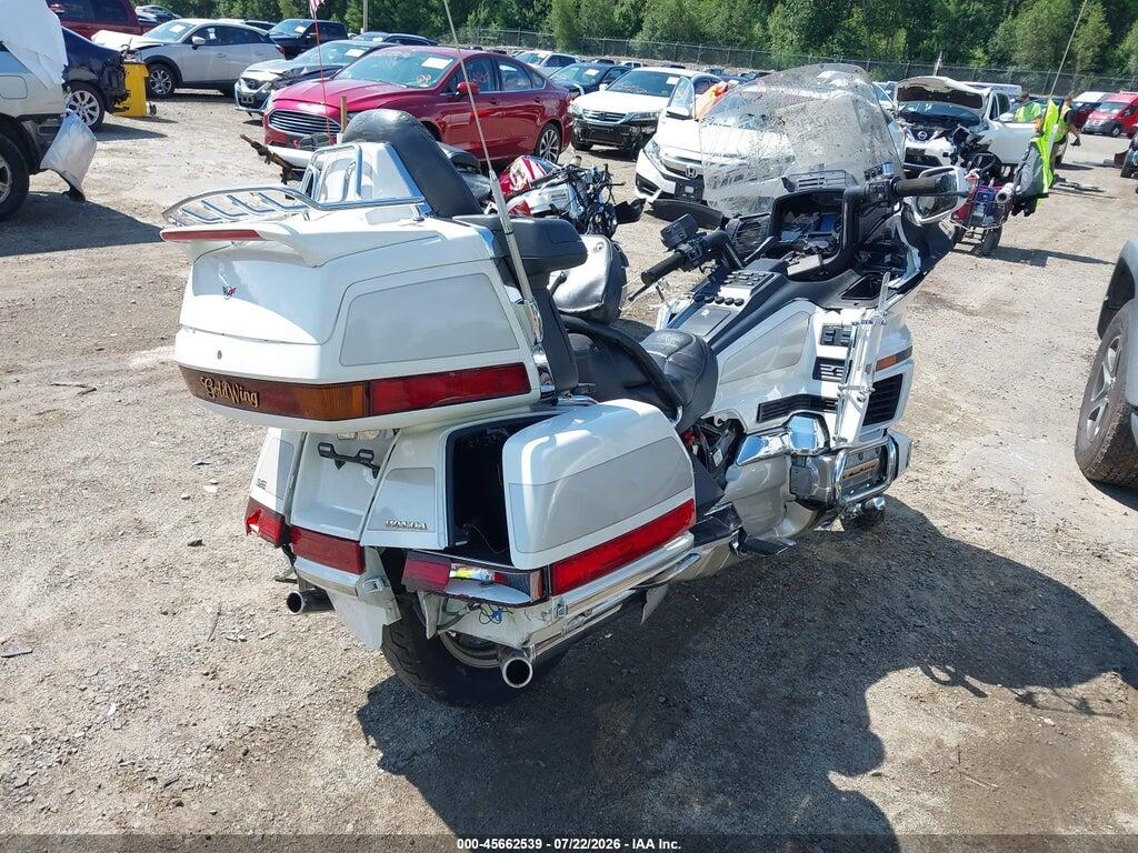 1HFSC223XTA803244 1996 HONDA GL1500 photo no. 4