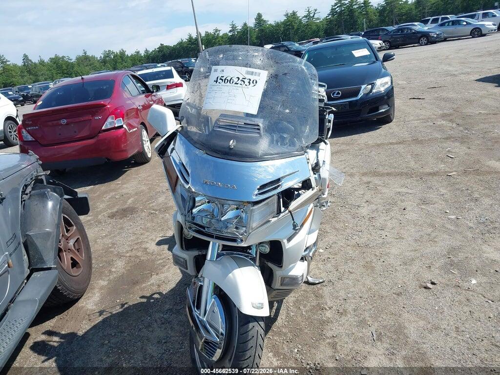 1HFSC223XTA803244 1996 HONDA GL1500 photo no. 5