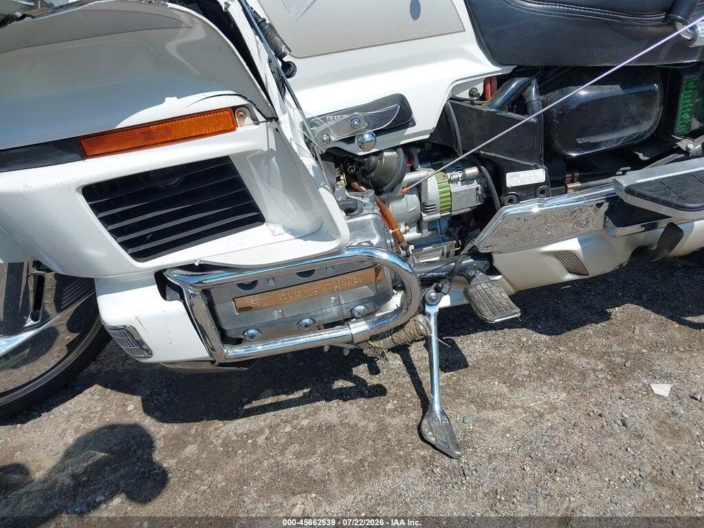1HFSC223XTA803244 1996 HONDA GL1500 photo no. 9