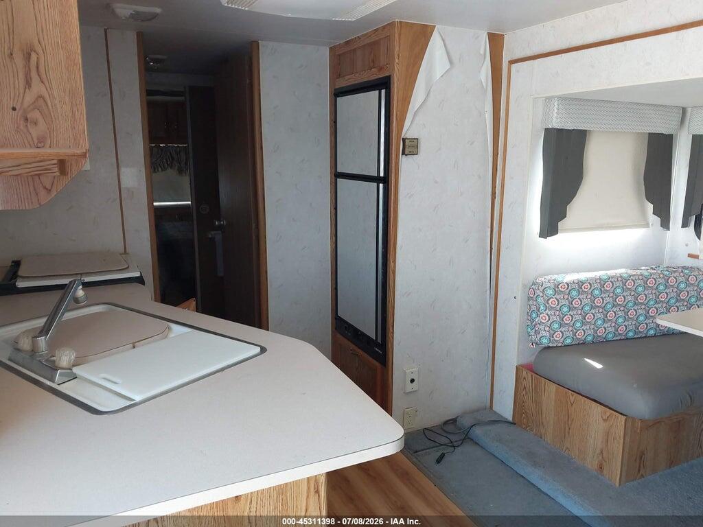 4DLRV2923T1009515 1996 PETERSON EXCEL photo no. 5