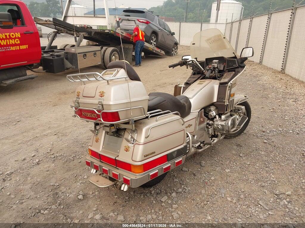 1HFSC1416HA306009 1987 HONDA GL1200 photo no. 4