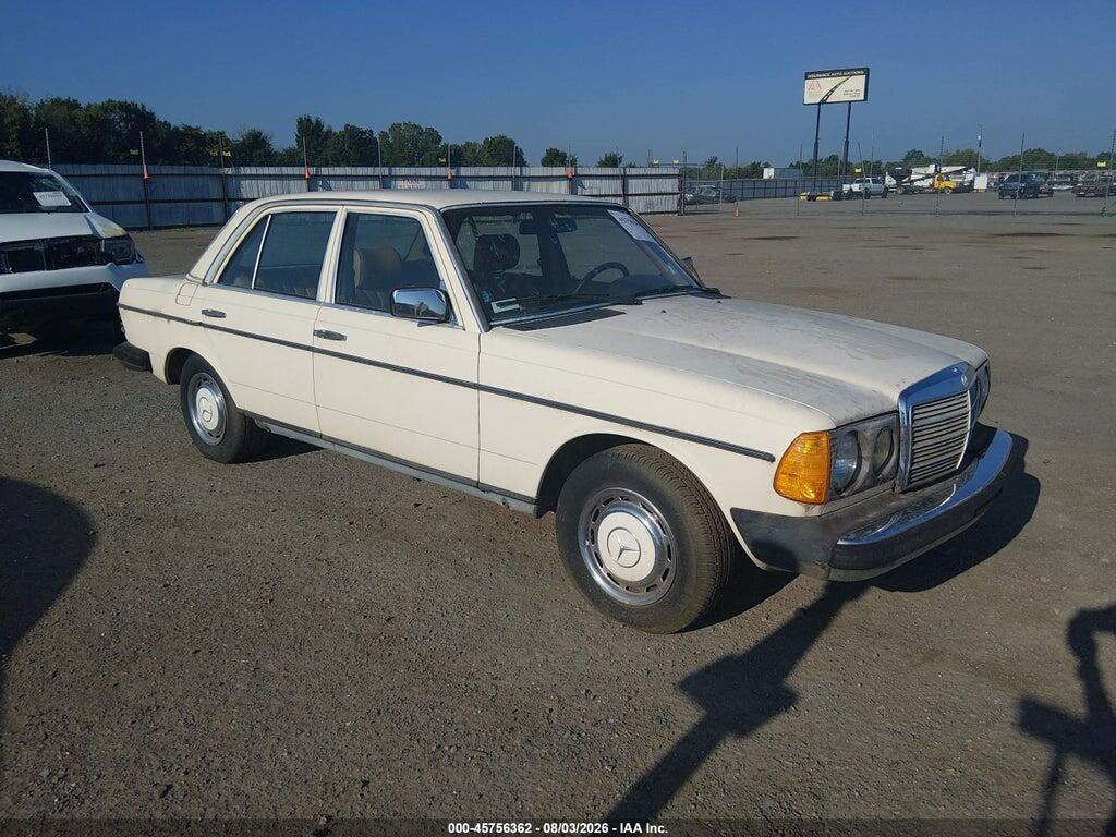 1983 MERCEDES-BENZ 240 WDBAB23A9DB407032