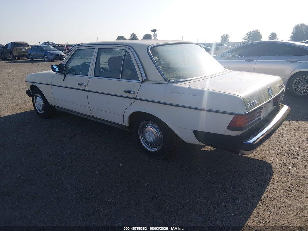 WDBAB23A9DB407032 1983 MERCEDES-BENZ 240 photo no. 3
