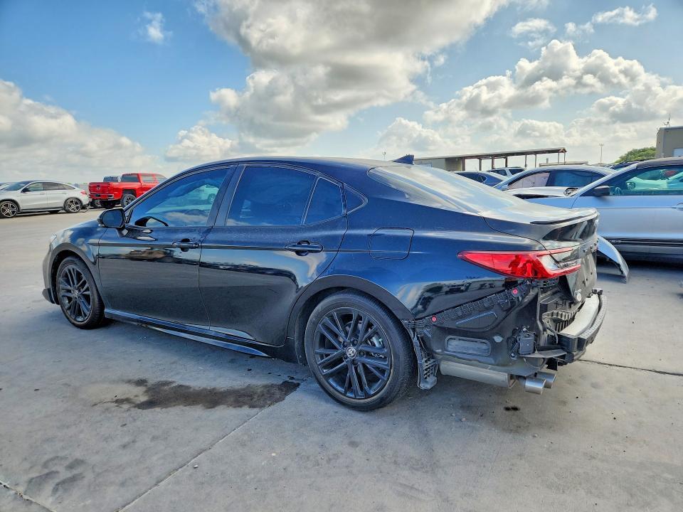 2025 TOYOTA CAMRY SE — Фото 2 из 12