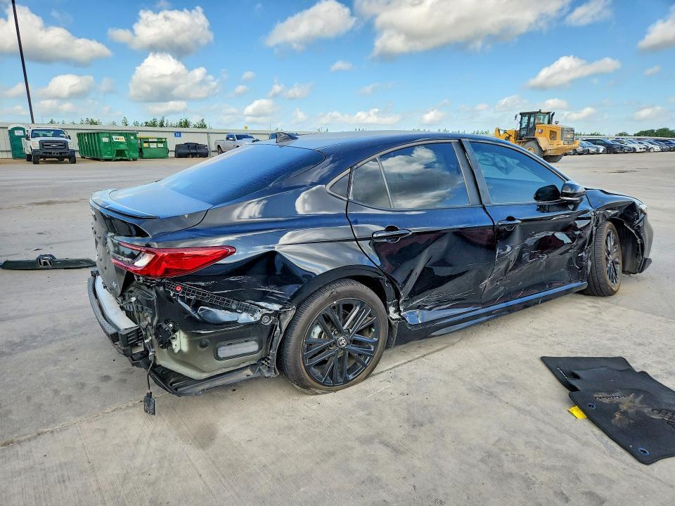 2025 TOYOTA CAMRY SE — Фото 3 из 12
