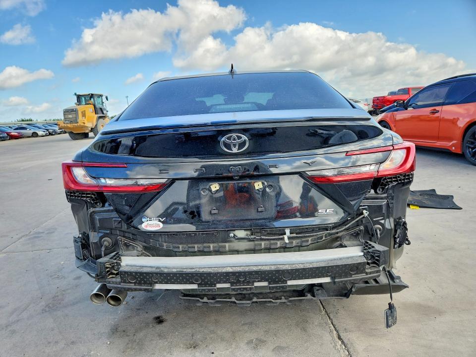 2025 TOYOTA CAMRY SE — Фото 6 из 12
