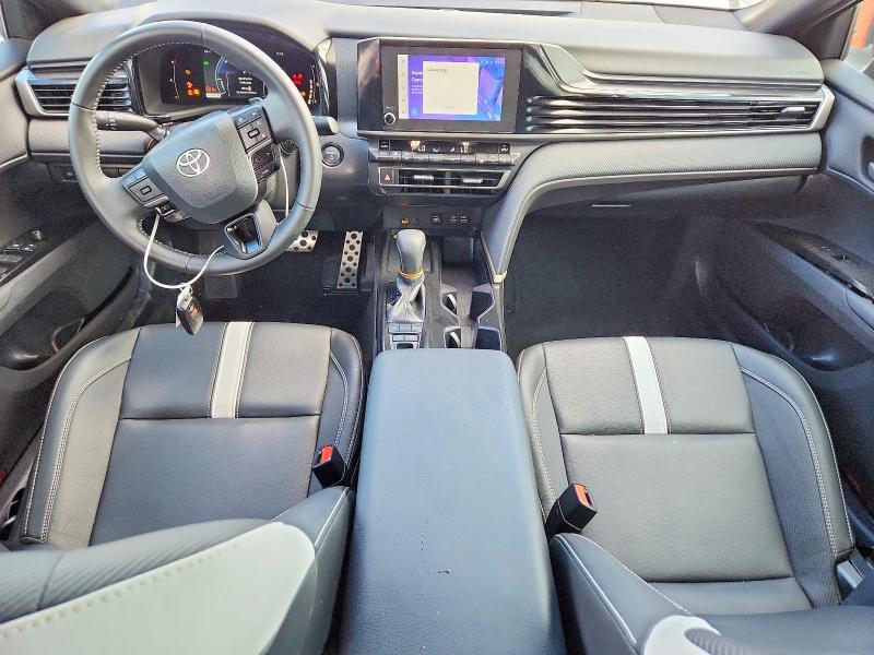 2025 TOYOTA CAMRY SE — Фото 8 из 12