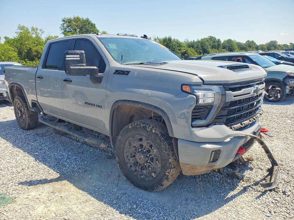 2024 CHEVROLET SILVERADO K2500 HEAVY DUTY LT — Фото 4 из 12