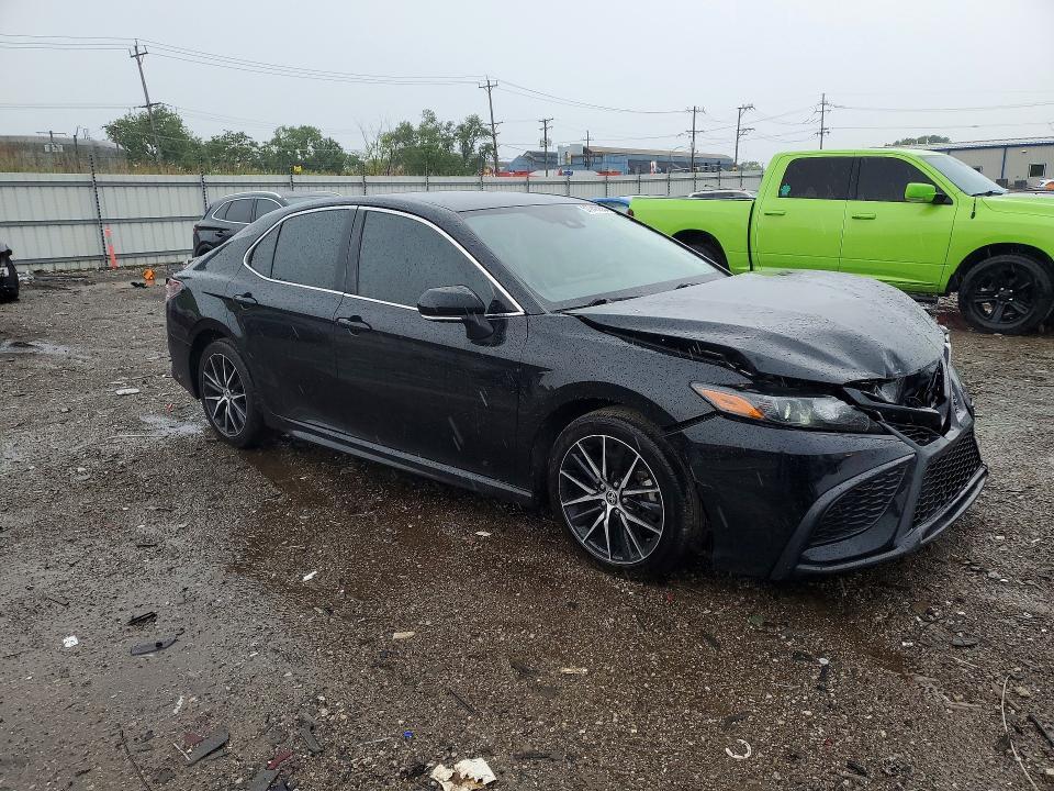 2022 TOYOTA CAMRY SE — Фото 4 из 12