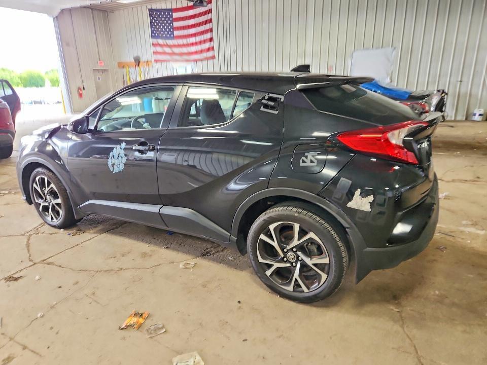 2021 TOYOTA C-HR XLE — Фото 2 из 13