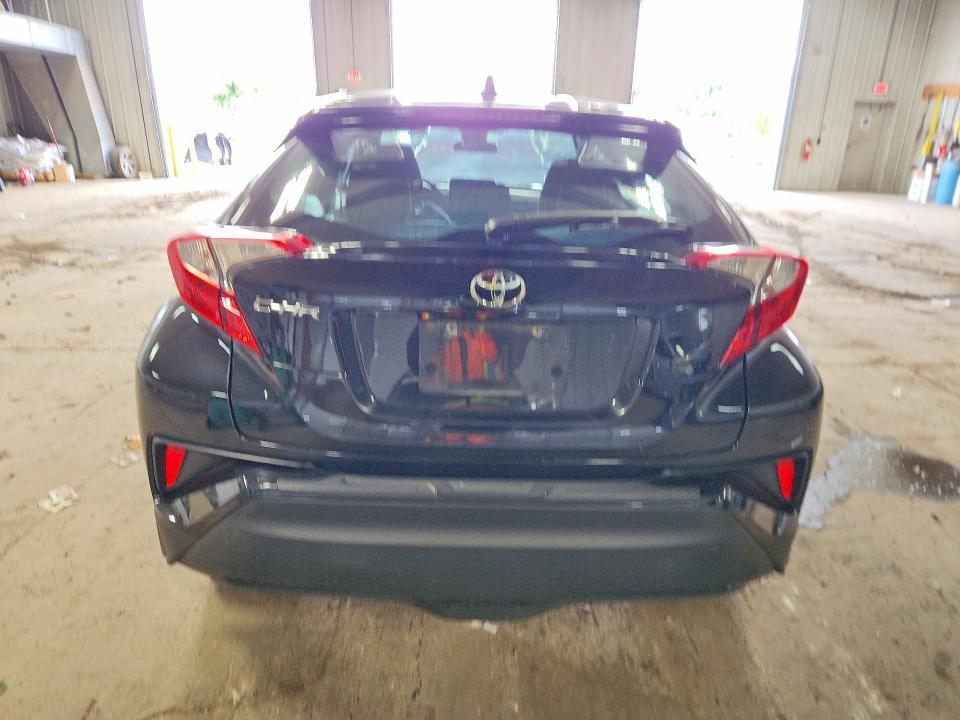 2021 TOYOTA C-HR XLE — Фото 6 из 13