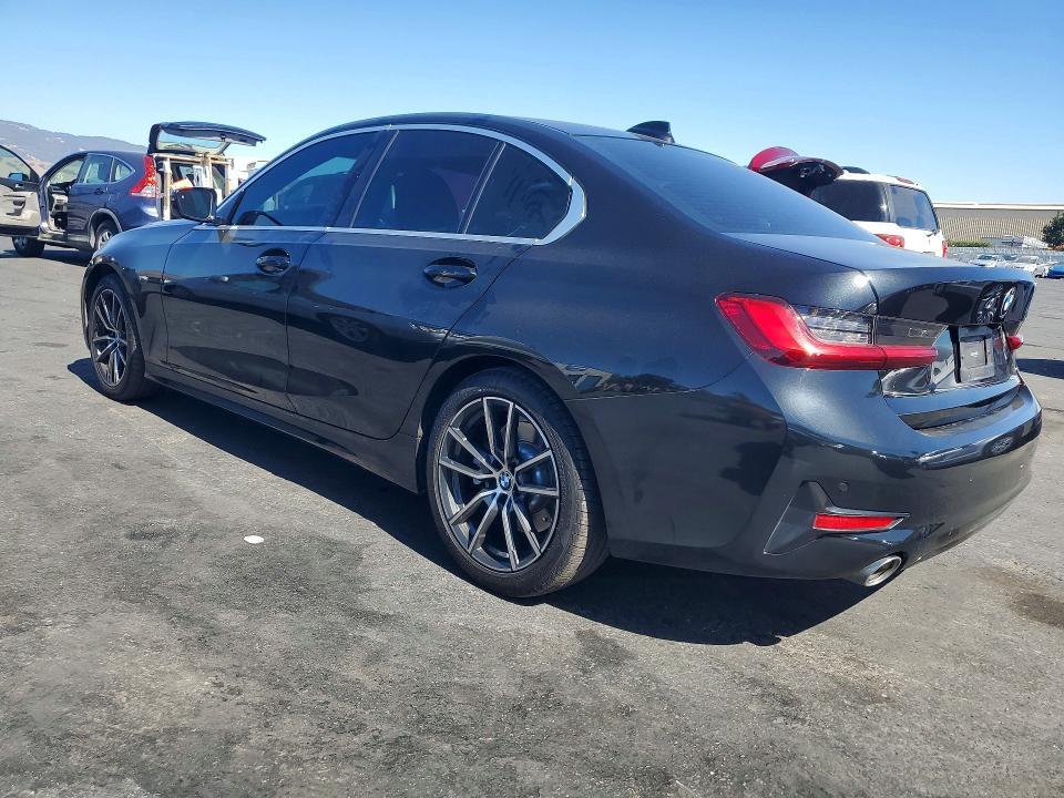2020 BMW 330I — Фото 2 из 12