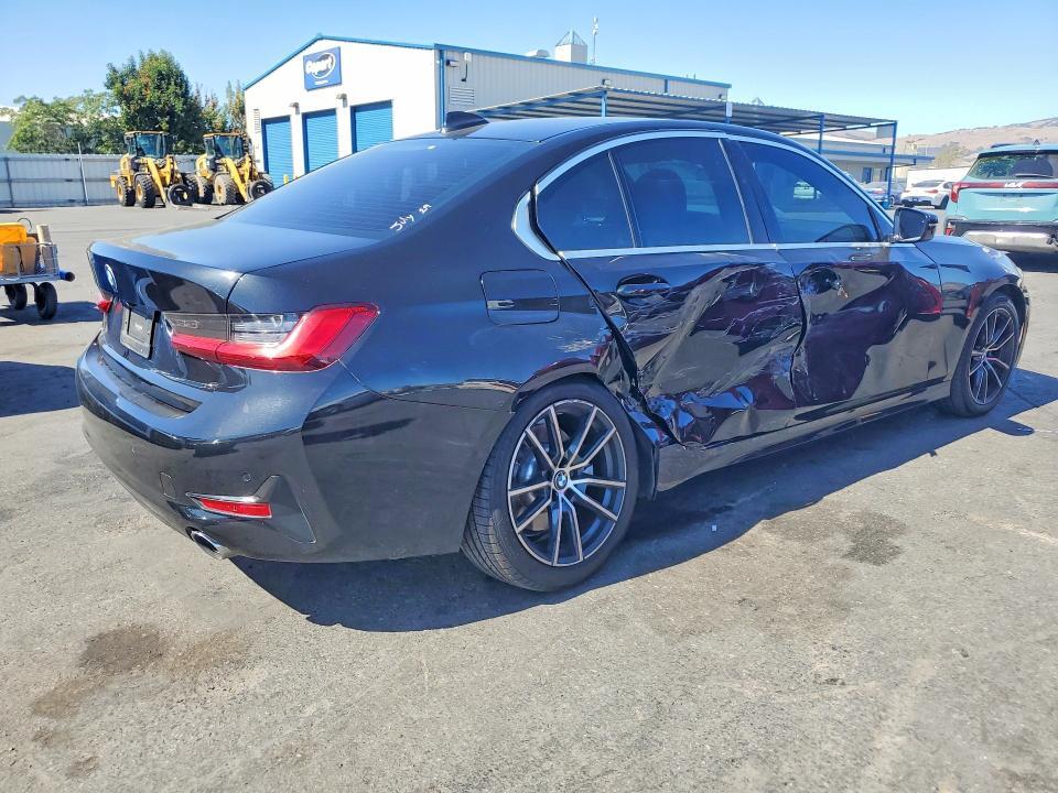 2020 BMW 330I — Фото 3 из 12
