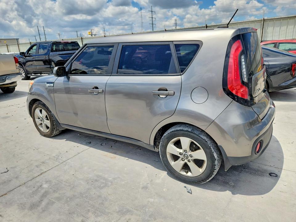 KNDJN2A20H7449215 2017 KIA SOUL photo no. 2