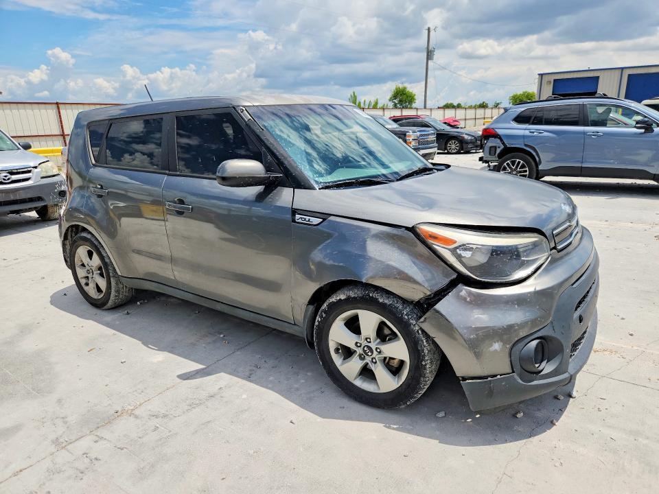 KNDJN2A20H7449215 2017 KIA SOUL photo no. 4