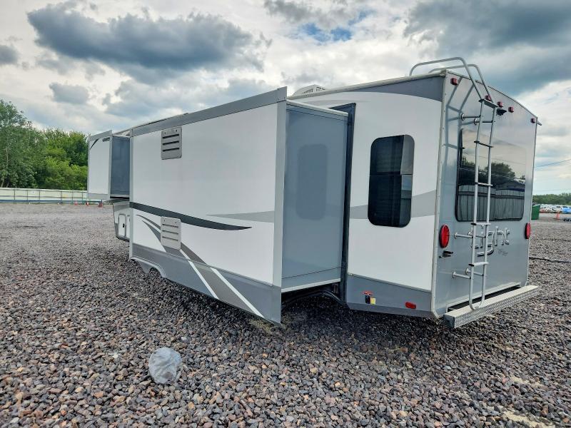 2017 HIGHLAND RIDGE LIGHT CAMPER — Фото 3 из 10