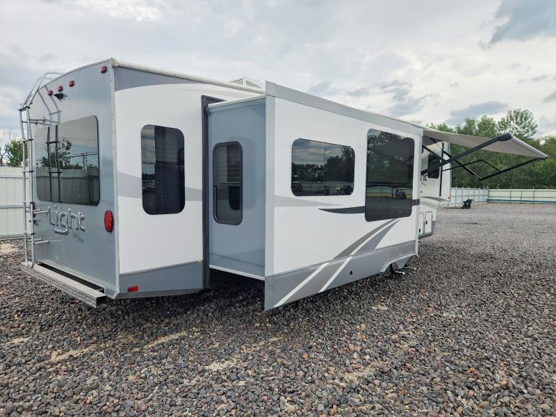2017 HIGHLAND RIDGE LIGHT CAMPER — Фото 4 из 10