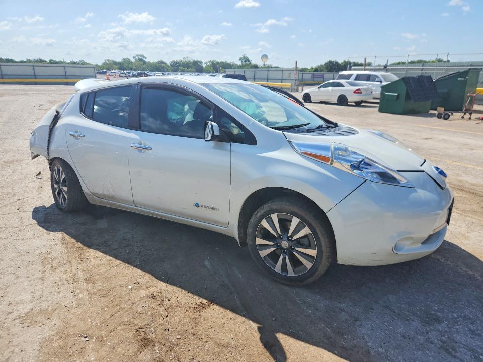 2015 NISSAN LEAF SL — Фото 4 из 12