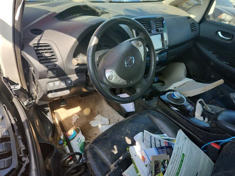2015 NISSAN LEAF SL — Фото 8 из 12
