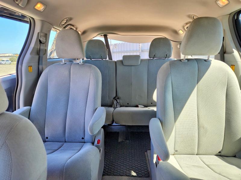 2013 TOYOTA SIENNA L 7-PASSENGER — Фото 10 из 13