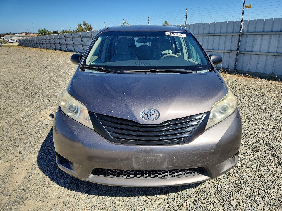 2013 TOYOTA SIENNA L 7-PASSENGER — Фото 5 из 13