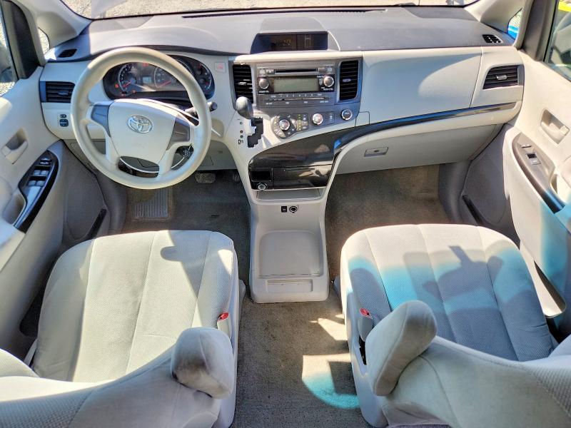 2013 TOYOTA SIENNA L 7-PASSENGER — Фото 8 из 13