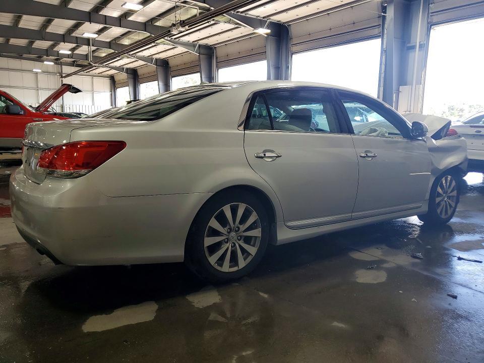 2011 TOYOTA AVALON LIMITED — Фото 3 из 12