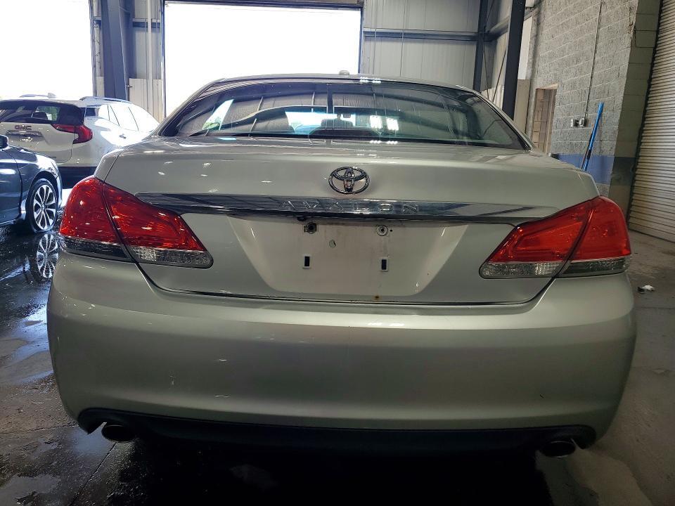 2011 TOYOTA AVALON LIMITED — Фото 6 из 12