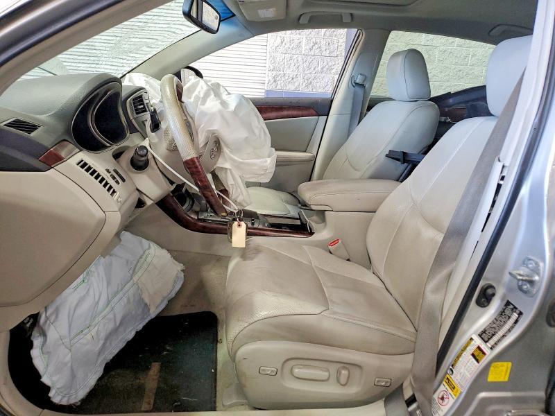 2011 TOYOTA AVALON LIMITED — Фото 7 из 12