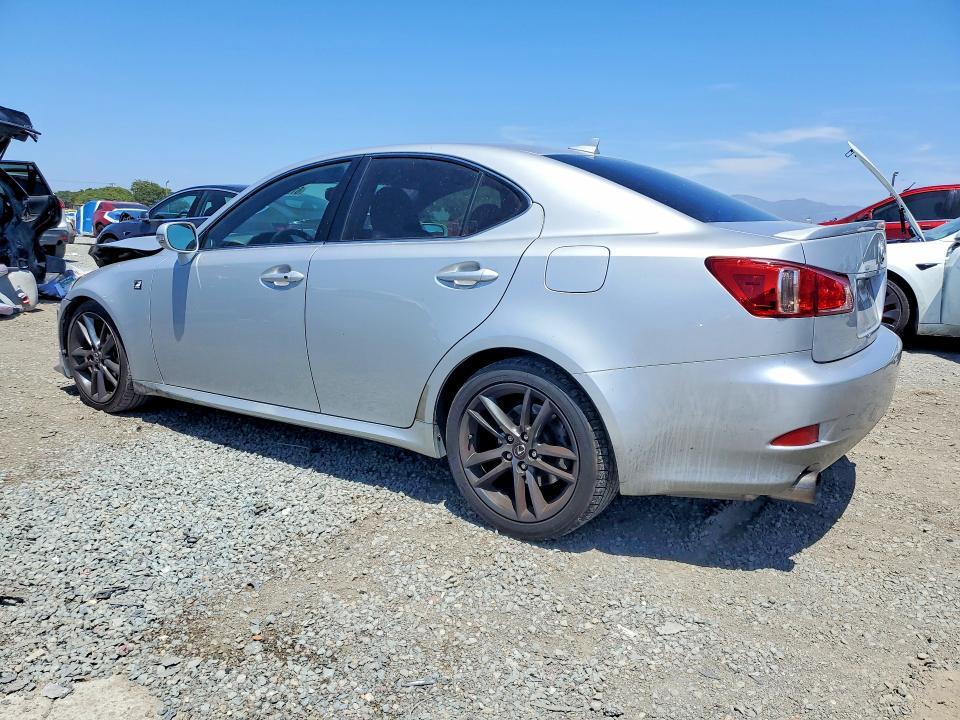 JTHBF5C26B5130077 2011 LEXUS IS photo no. 2