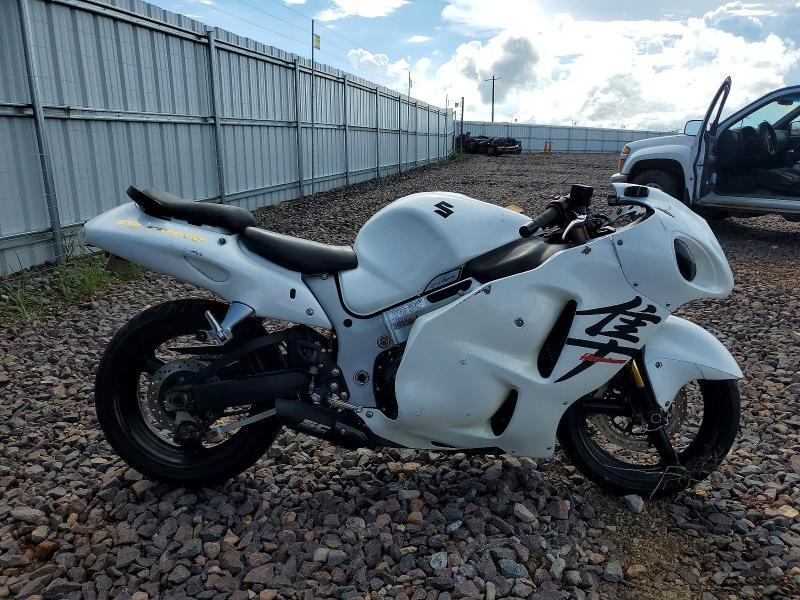 2005 SUZUKI GSX1300 JS1GW71A552103756