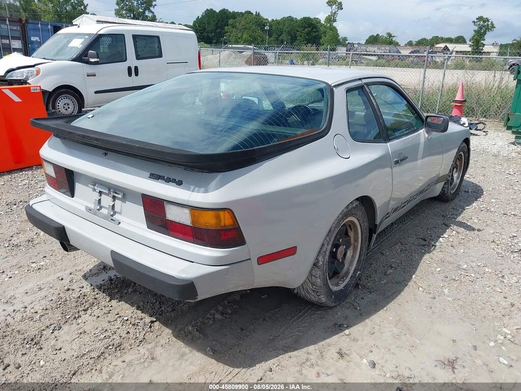WP0AA0942EN465607 1984 PORSCHE 944 photo no. 4