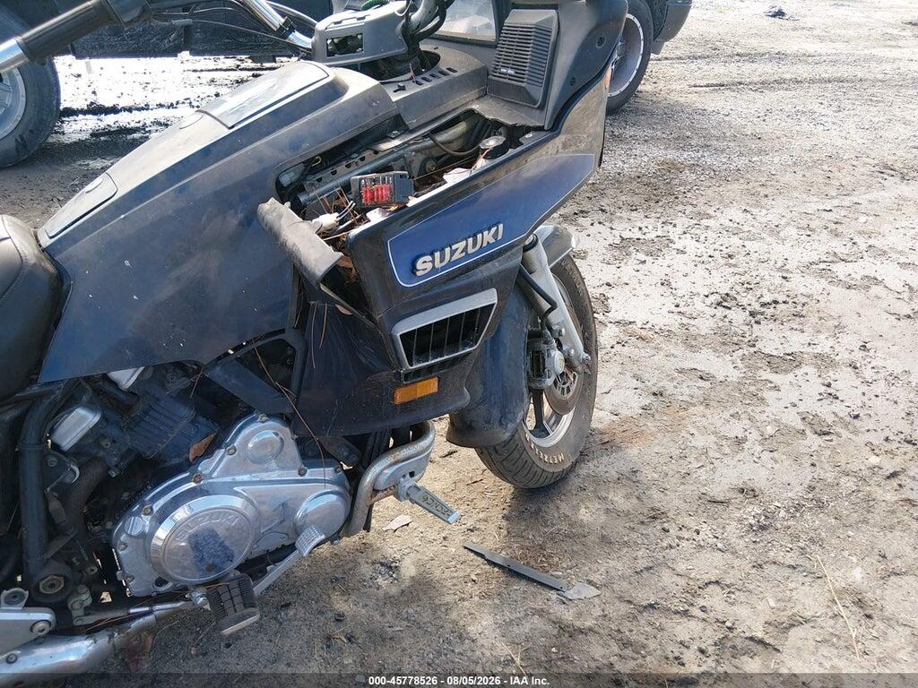JS1VX71A1H2100717 1987 SUZUKI GV1400 photo no. 2