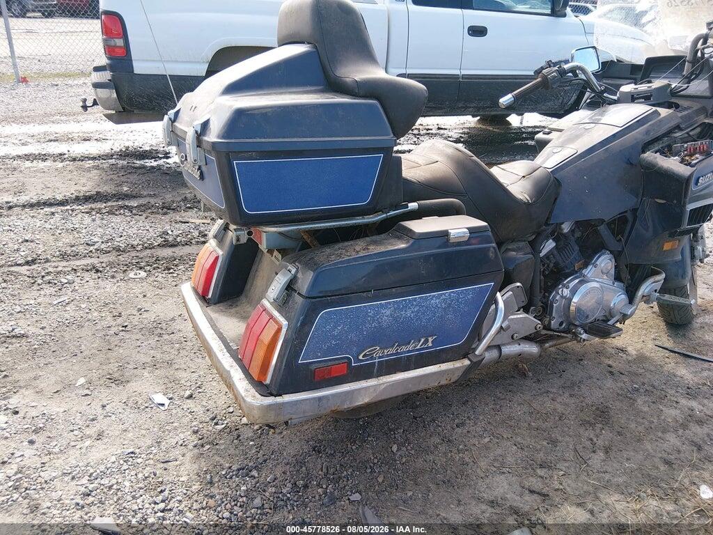 JS1VX71A1H2100717 1987 SUZUKI GV1400 photo no. 3